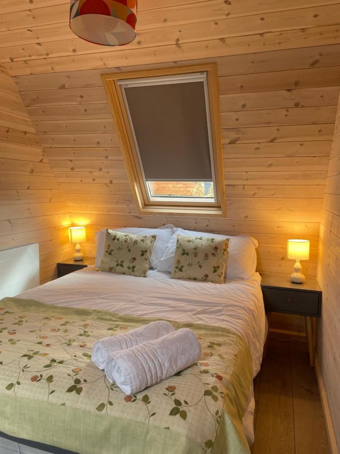 מלון Leighton  Hedgehog Glamping Pod School House Farm מראה חיצוני תמונה
