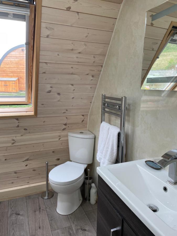 מלון Leighton  Hedgehog Glamping Pod School House Farm מראה חיצוני תמונה