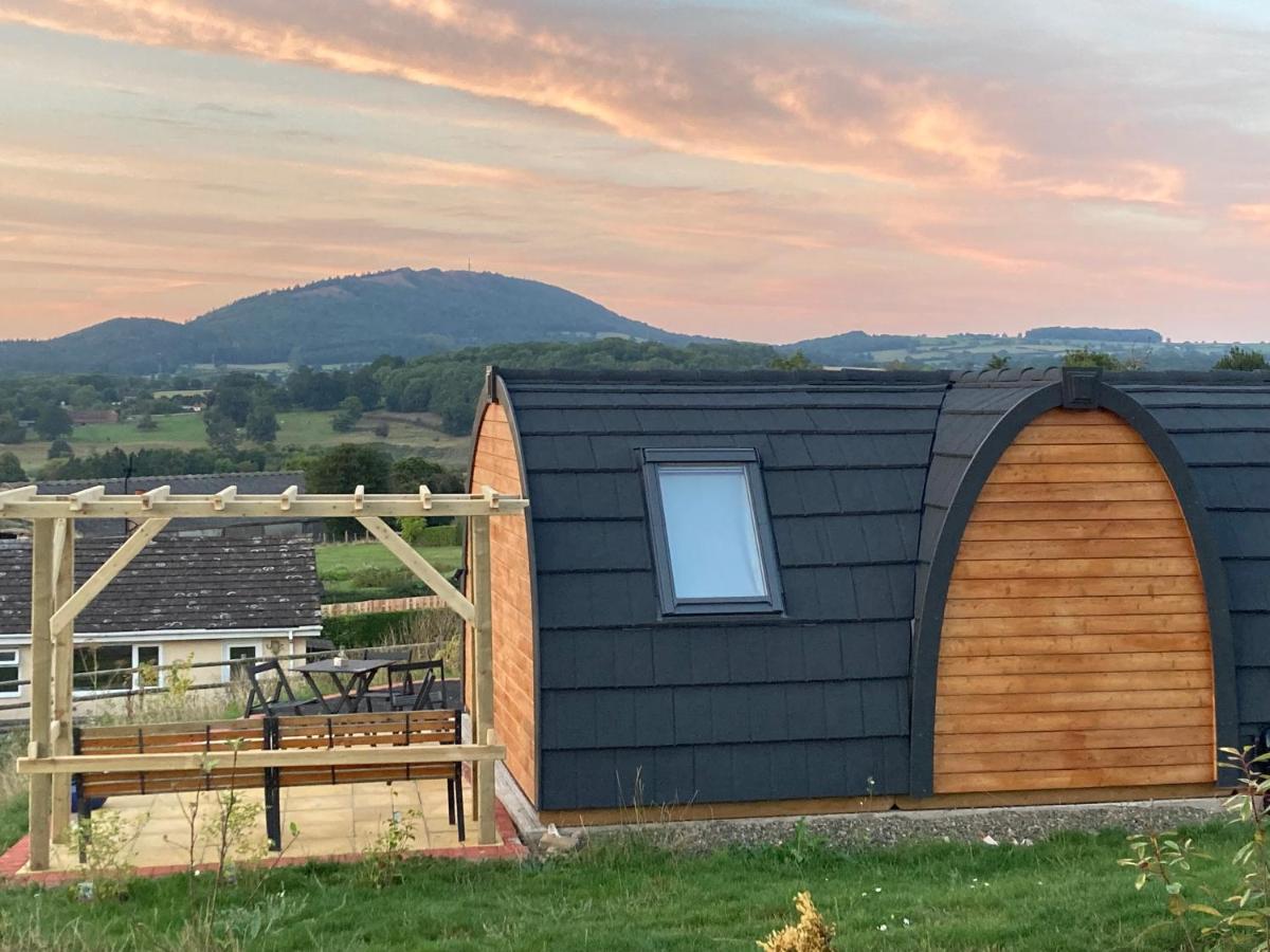מלון Leighton  Hedgehog Glamping Pod School House Farm מראה חיצוני תמונה
