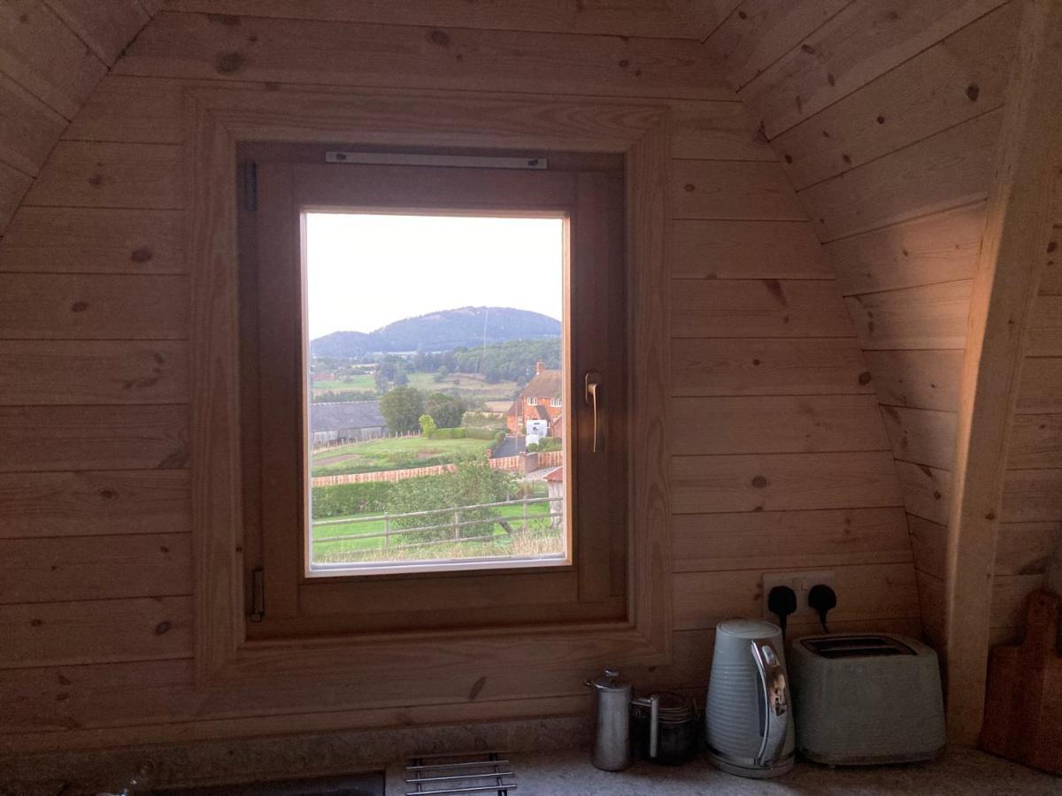 מלון Leighton  Hedgehog Glamping Pod School House Farm מראה חיצוני תמונה