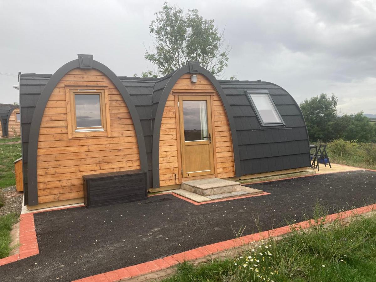 מלון Leighton  Hedgehog Glamping Pod School House Farm מראה חיצוני תמונה