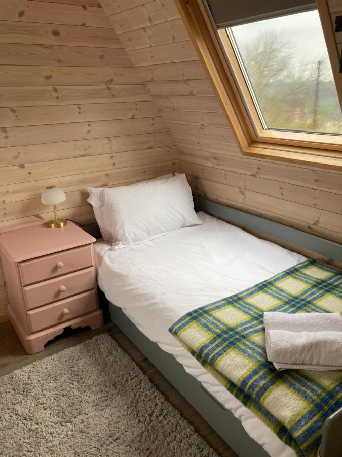 מלון Leighton  Hedgehog Glamping Pod School House Farm מראה חיצוני תמונה